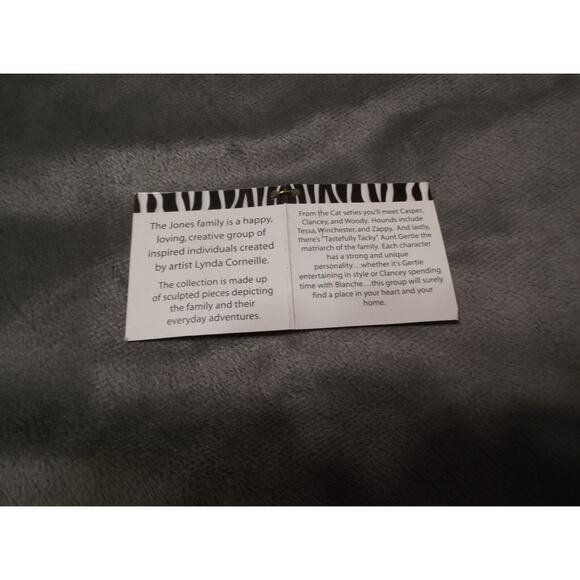 Aunt Gertie Doll SWAK Sealed with a Kiss Lynda Corneille Collectible Gold/Black - Picture 5 of 11